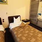 Hotel Dacia Rrt