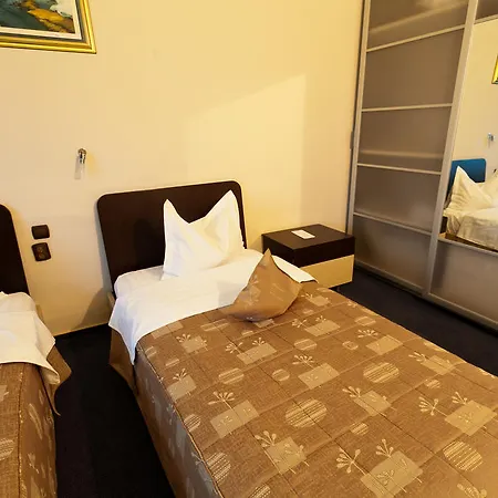 Hotel Dacia Rrt